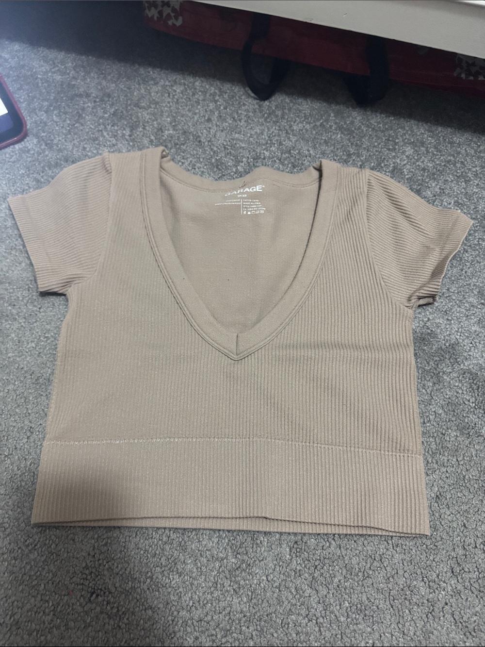 Garage Ribbed V-Neck Crop Top - Taupe